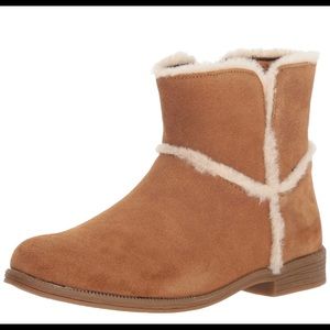 Girls UGG Colette boot size 3 chestnut brown